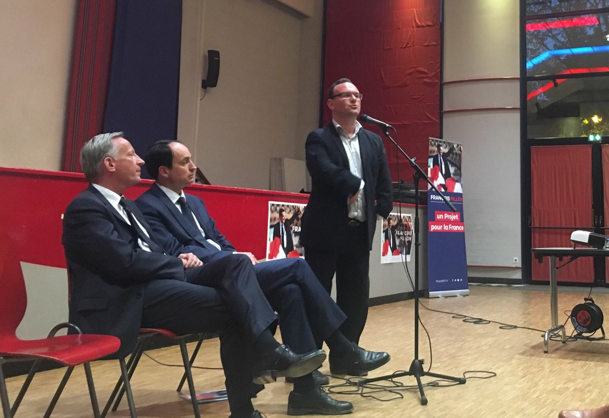 JeunesFillon_53's tweet photo. "@FrancoisFillon a démontré que le peuple est plus fort que ce que veulent nous imposer les médias, certains politiciens, etc" @damienabad https://t.co/WJSLfrYPx6