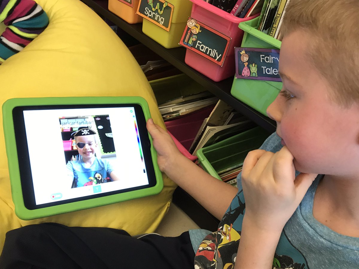 chloeackerson's tweet photo. Teaching r-controlled vowels with the #makemeapirate app and @Seesaw!! Definitely using this one again next year! #ARRRRR!!! #hassanclassfun https://t.co/kL3fgHw7e2