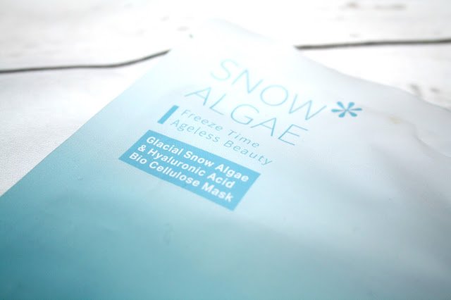 beautykinguk's tweet photo. Freezing my face with the @TimelessTruthCA Glacial Snow Algae &amp; Hyaluronic Acid Mask https://t.co/aRNmP9HMJf #bbloggers #skincare #masks https://t.co/7wpMaewecA