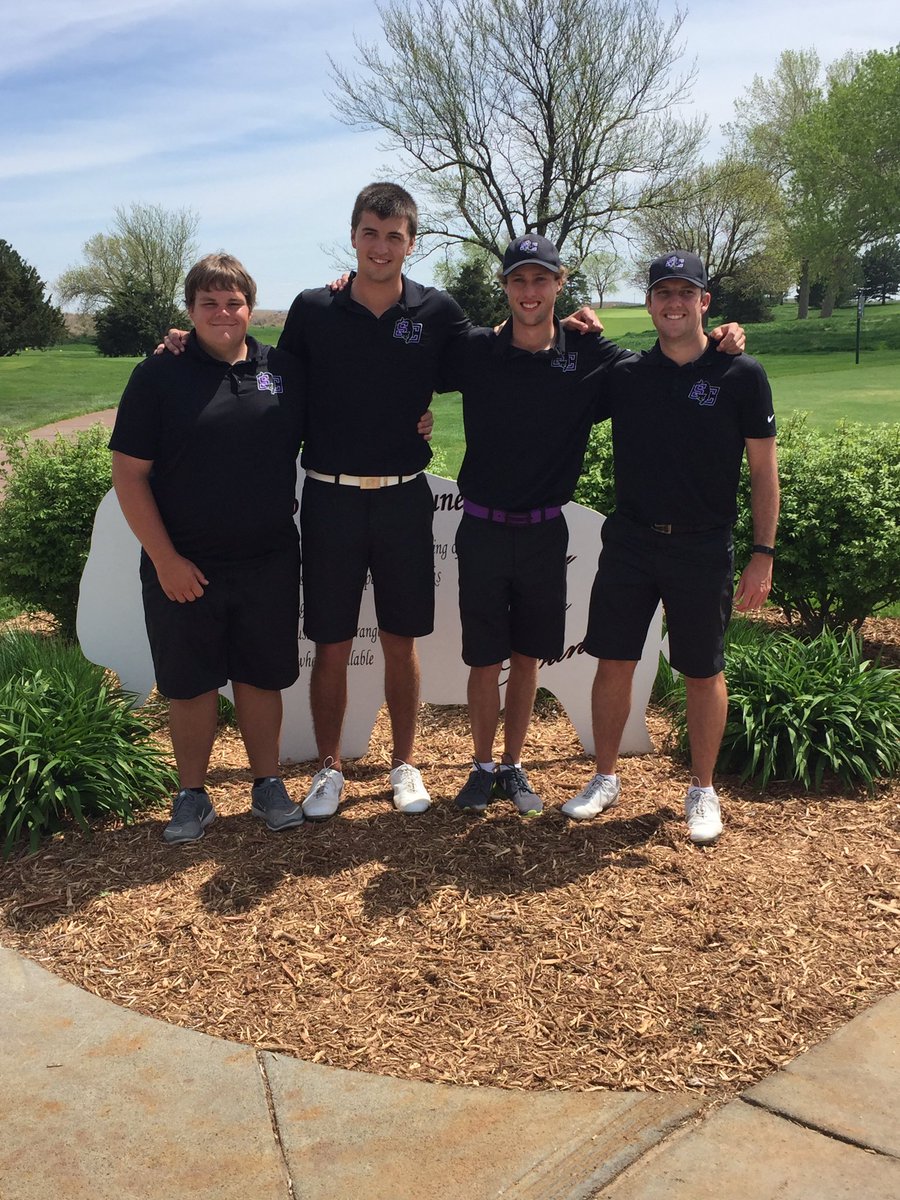 buildergolf's tweet photo. Thank you Seniors for everything you have done for our program! #buildersforlife https://t.co/nCyKvVK6Uv