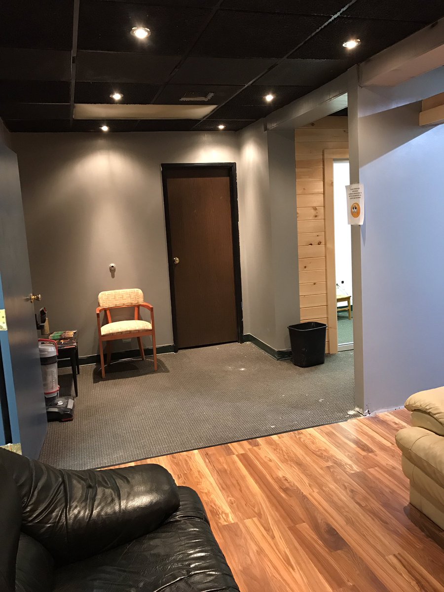SoulSearchRec's tweet image. Our expanded waiting room is making progress!! Almost done 👏🏼🎶🎵 Stay tuned for the final makeover!! #construction #musicstudio #redesigned