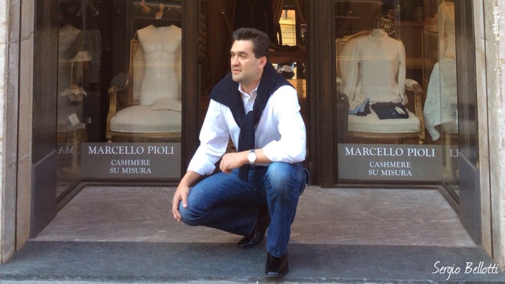 1Blog4u's tweet photo. #MarcelloPioli #cashmere #interview 
https://t.co/Sm7qW76cfi by #SergioBellotti #drummer for #1blog4u #GabriellaRuggieri #blogger #besttrend https://t.co/fjQFykdz3L