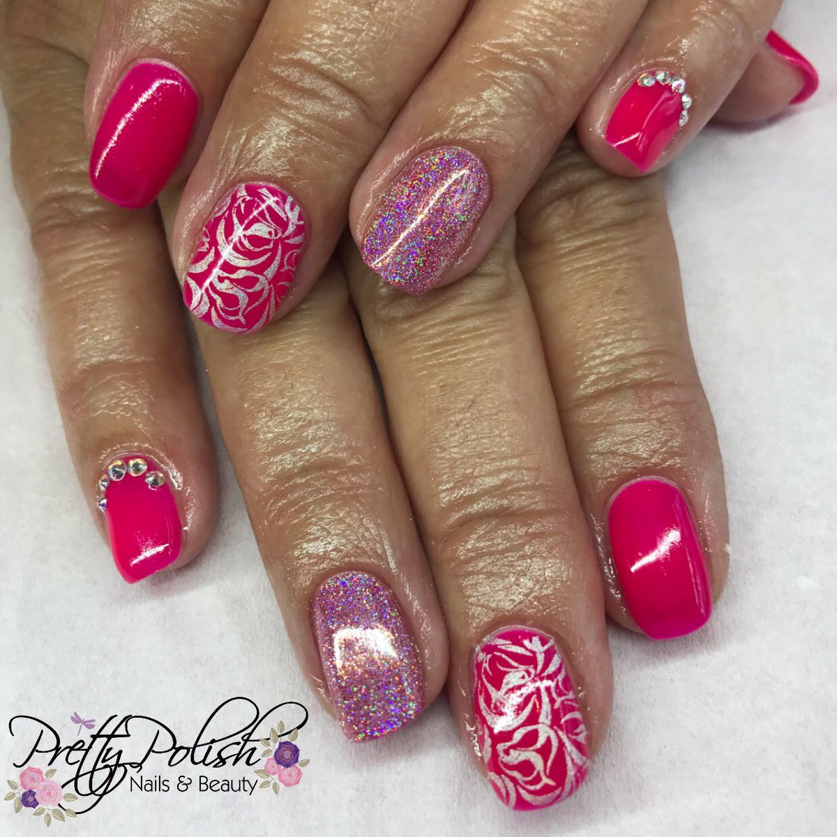 #gelnails #gelart #nails #gelpolish #instanails #glitter #manicure #bedfordshire #nailsbedfordshire #thegelbottleinc