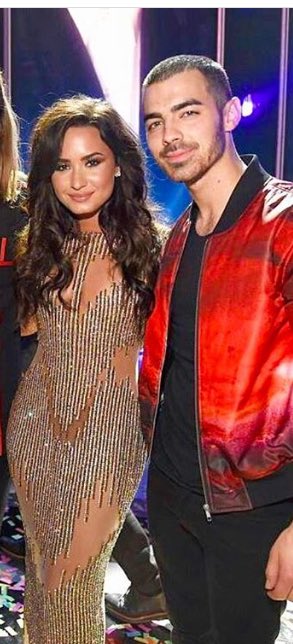 suttonsseve's tweet photo. AH SHANE AND MITCHIE MAJOR GLOW UP @ddlovato @joejonas https://t.co/dTgnNjrolw