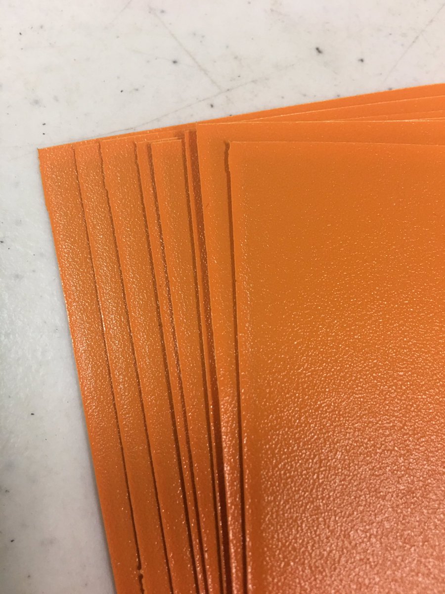 Bropezpie's tweet photo. Is this just me? Or is anyone else having issue with the new #dragonshields ? Both orange and yellow... @dragonshield #mtg https://t.co/d9FRe3W9We