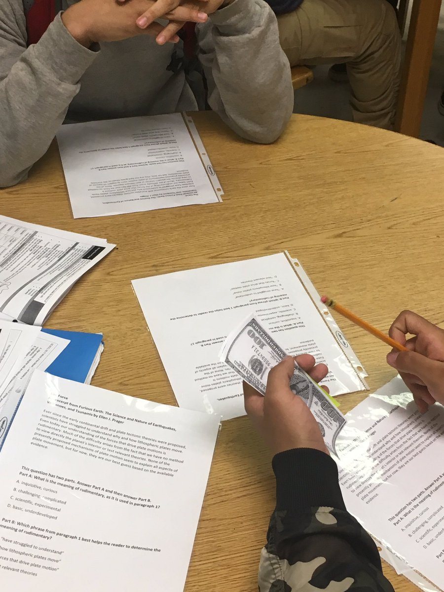 D_Ospina10's tweet photo. Our Generals hard at work at our annual Reading Camp 💚💛 #MiamiJackson #FSA #ready @MJSeniorHigh @MDCPS @Carlitosway12 @mel_will79 https://t.co/sxZOjBuYWk