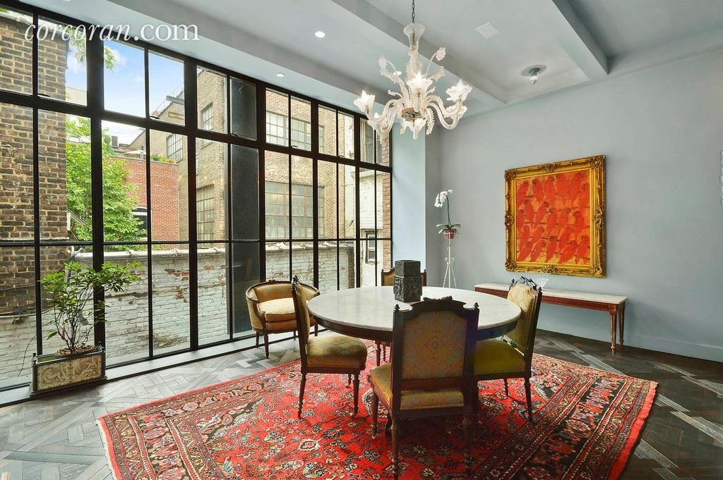 AptTherapy's tweet photo. Taylor Swift's Former NYC Rental Is the Townhouse of Our 'Wildest Dreams' — House of the Day https://t.co/0BtItnPDxz https://t.co/uxtXGCnitI