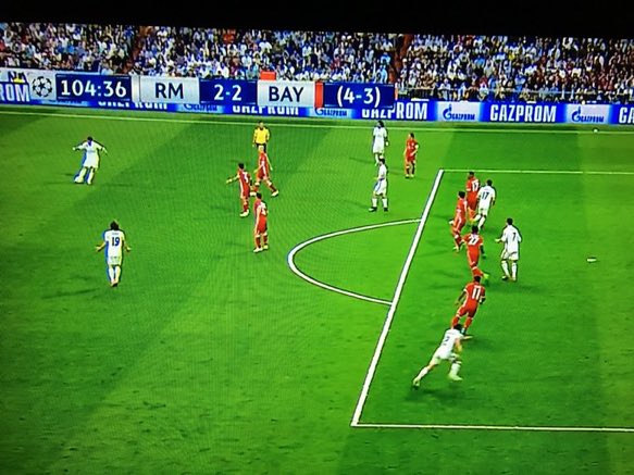 Footballtweet's tweet photo. There's no denying it. Bayern Munich have been robbed. https://t.co/UcTqxKkskj