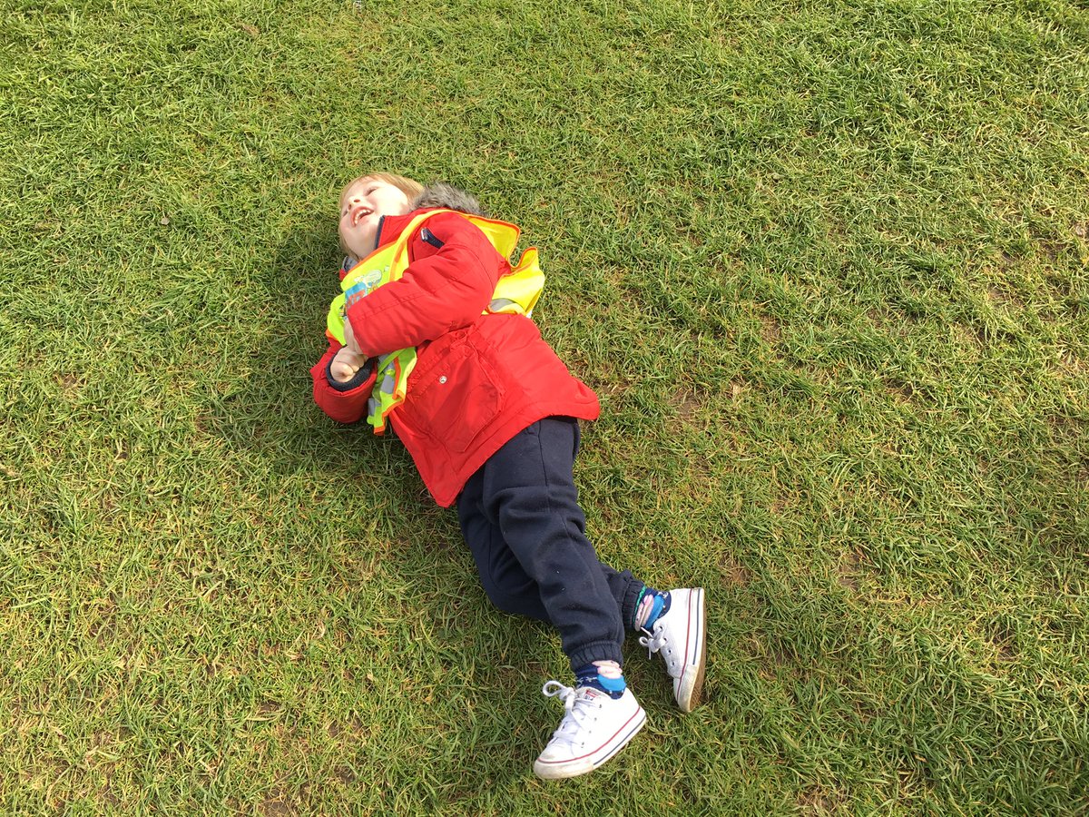 LambsNursery's tweet photo. Rolling down a grassy hill so much fun! #outdoors #play #rolldowngrassyhill #preschool @conwyplay #oldtimefun #notoyshere ππΌππ https://t.co/PXA0kZpJNK