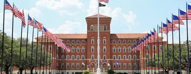 JessicaLongly's tweet photo. .@DeptVetAffairs shares its IT successes, as well as the major projects that lie ahead #GITECSummit #cdwsocial https://t.co/HHjT7ymE8r https://t.co/xEBoIdFalH