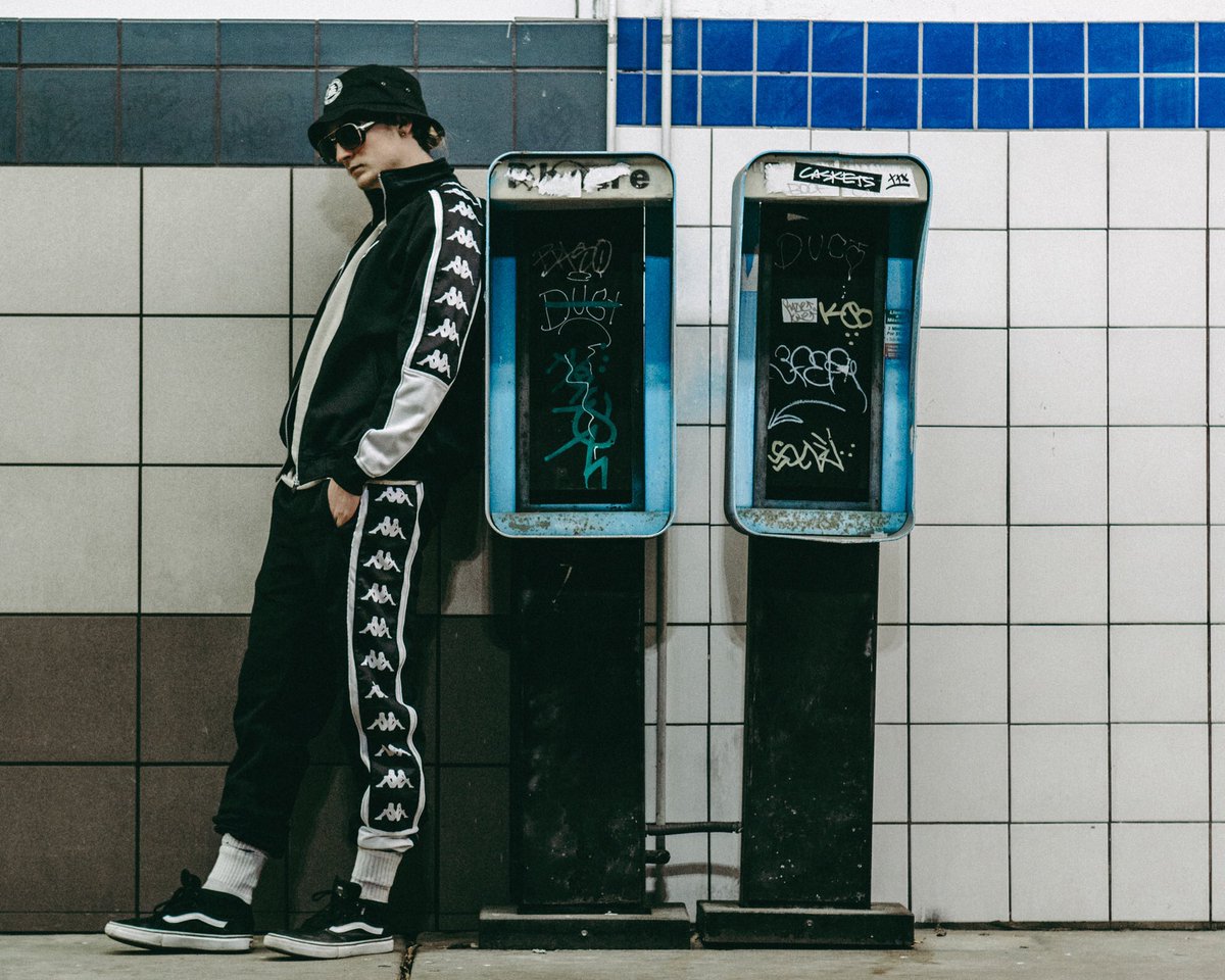 reidonft's tweet photo. 90s kappa 
shot by: @ohso_common https://t.co/TLOVhAXvh4