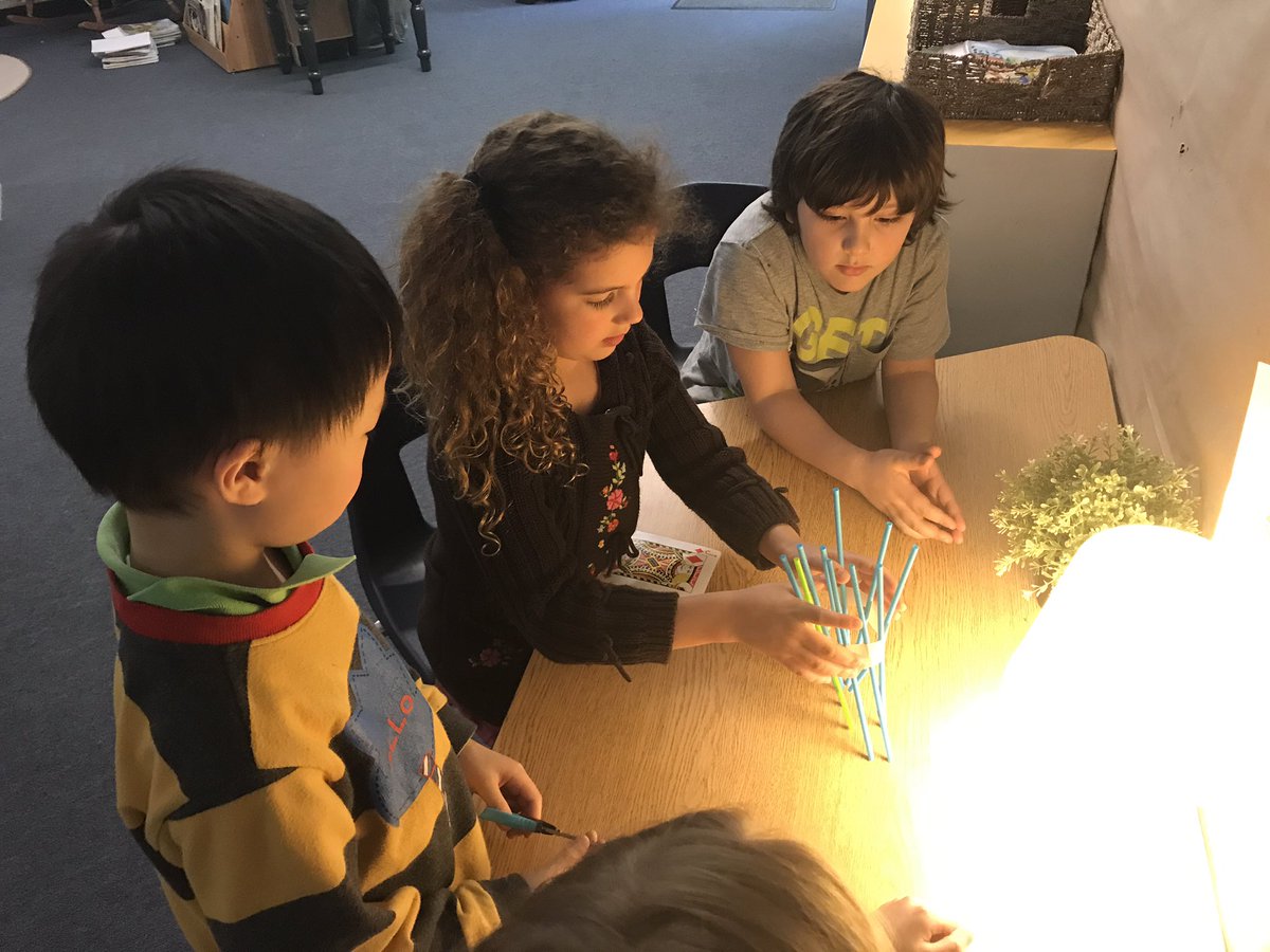 MsE_Perez's tweet image. Testing strength of materials #multiagelearning #stem #structures #teamwork @WestVanSchools