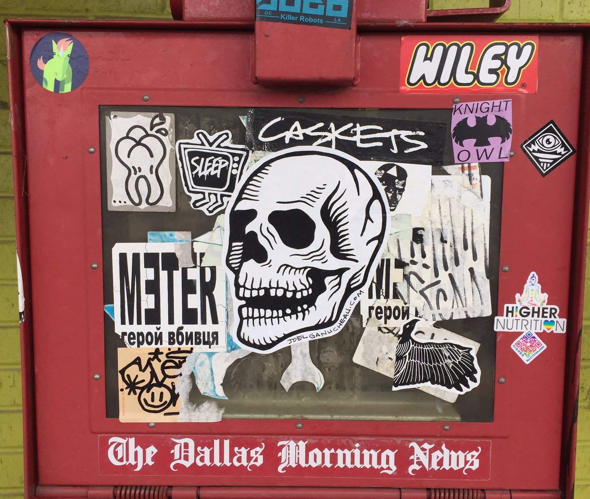 JoelGanucheau's tweet image. Skull stickers available at ArtGarage.com ~ #skull #sticker #skullsticker #screenprinting #streetart #skulltag #vulturetag