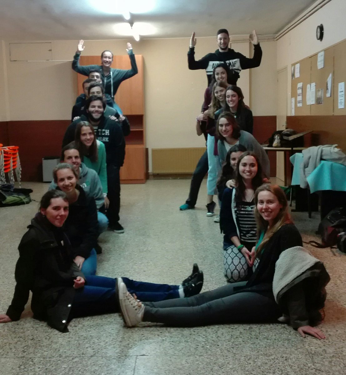 Avui a reunió de #zona3 preparem el final de curs! Ja estem preparades per anar #apasvalent cap a Berga a #trobalautenticitat