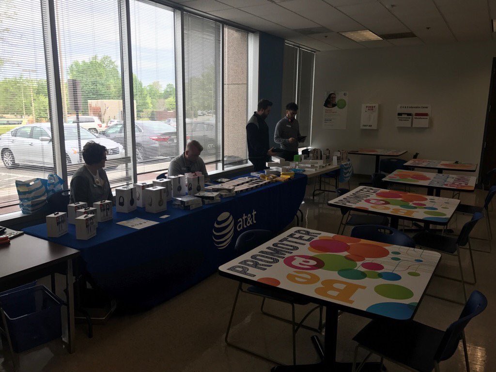 Table day was a success today at the Call Center! Teamed up w/ High Point! <a href="/harris_1128/">Shaun Harris</a> <a href="/teamgrayT/">Mickey Gray</a> <a href="/404girl/">Betsy Francis</a>