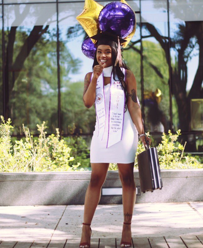 theonlymiag's tweet image. Behind me, all my memories. Before me, all my dreams. Around me, all who love me. Within me, all I need✊🏾 #pvamu17 #gradszn