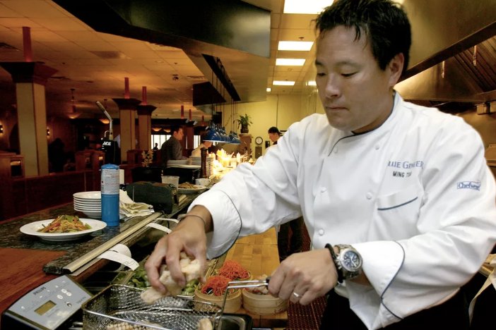 Boston chef Ming Tsai is closing Blue Ginger, and getting into the fast-casual game eater.com/2017/4/18/1534…
