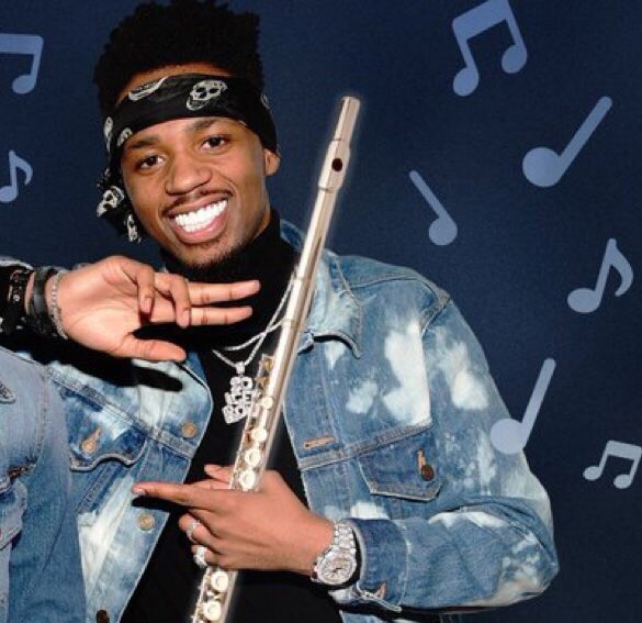MetroBoomin's tweet photo. mask off platinum https://t.co/VElcQdtWCI