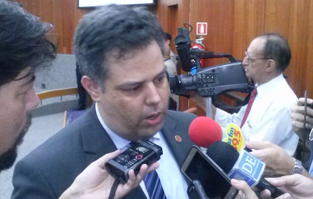 aredacao's tweet photo. Goiânia - Vereador Eduardo Prado envia informações da CEI da SMT para a Polícia Civil https://t.co/v3iBH98Xk2 #Goiânia https://t.co/Eo0EX3CGuj