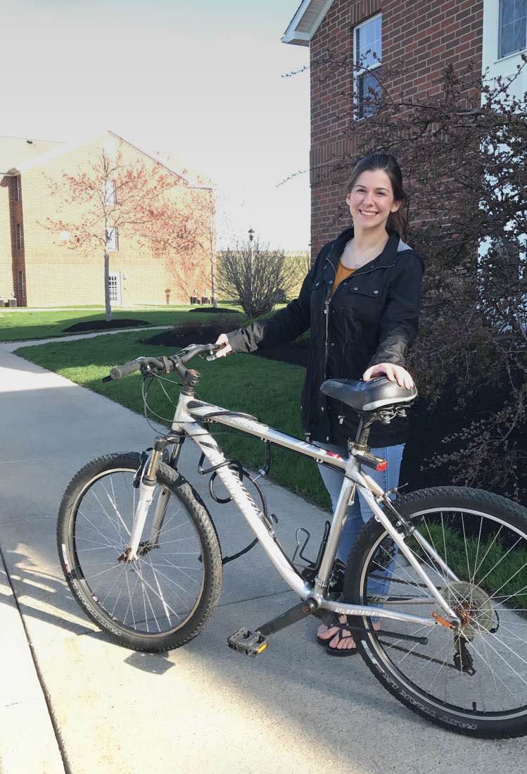 meg_aronica's tweet photo. Riding a bike to classes today #emissionless #447challenge https://t.co/G0OKfTHUCD