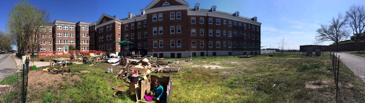 play_groundnyc's tweet image. A board member&apos;s daughter plays as we get the site ready #PLAYfreeNYC #JunkPlayground @Gov_Island  #SeeYOUmay6