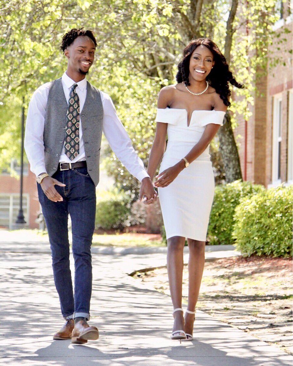 _LizTheBiz's tweet photo. Met in 10th grade, fell in love in college. #Mybestfriend 👫#SkegeeLove ❤️ #HBCULove 🏫 #BlackLove ✊🏾#LyleLove 🐸🐵 https://t.co/LCFVcMR46z
