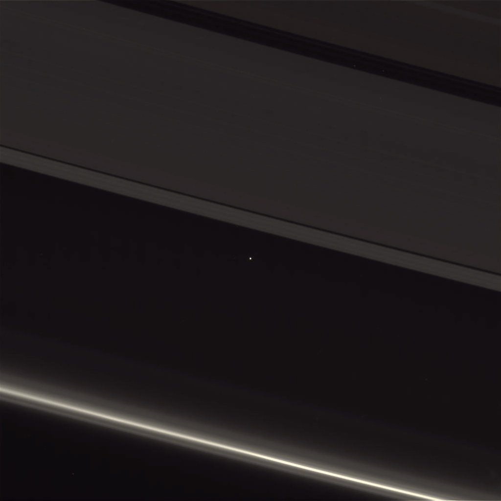 JPMajor's tweet photo. If You Were Wondering What Earth Looks Like From Saturn, Here You Go https://t.co/o88N4FZNxN https://t.co/CMw3EG3pdl