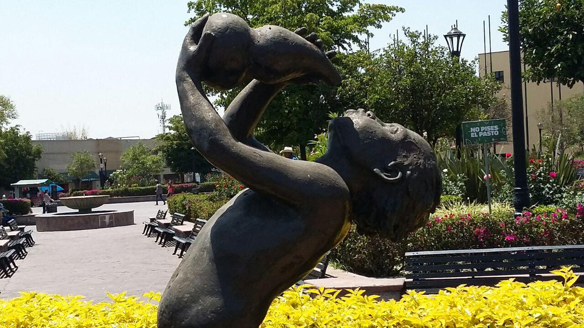 ZapopanGob's tweet photo. Hoy es el #DíaInternacionalDeLosMonumentos, disfrutemos de las piezas que hacen de nuestro municipio una galería urbana. https://t.co/pOrg5jMpQT