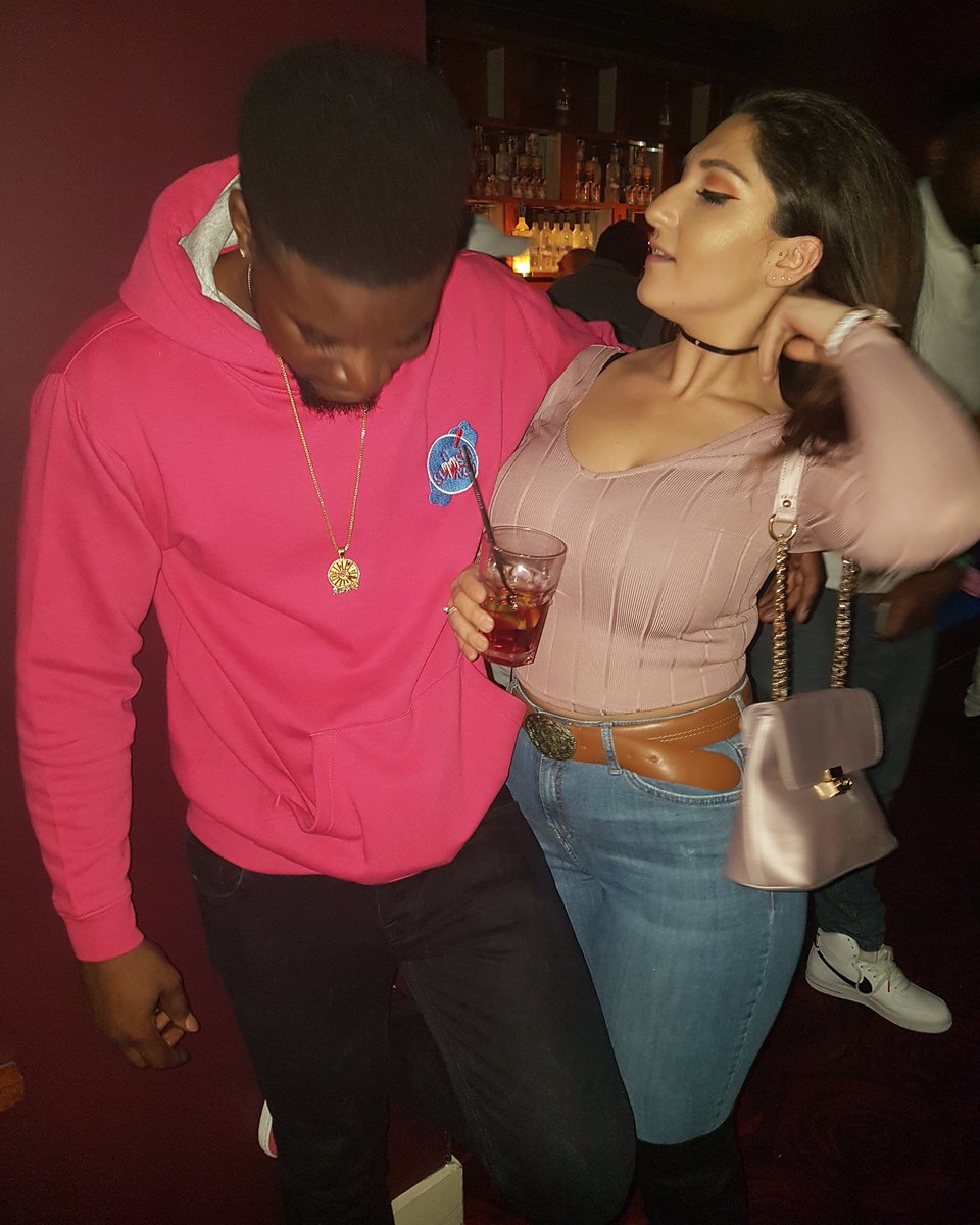 Right after this Snap the Hey Big Head Dms Started lol <a href="/MariaKiniaris/">🌺 Maria  🌺</a>😩 that's Gang tho . Congrats on the new direction  #Touchofpink