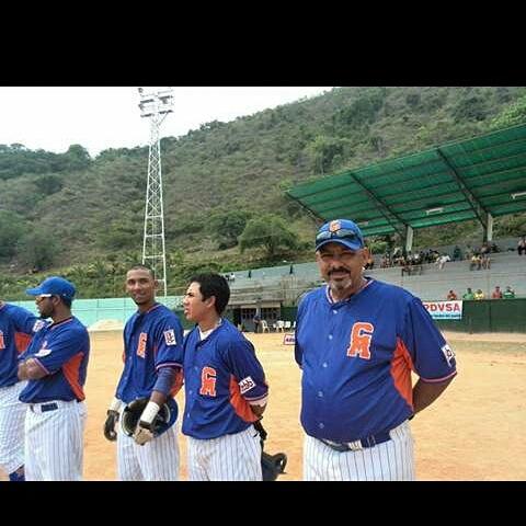 condordemerida's tweet photo. Repite para esta temporada 2017 el ex grandes ligas edwin hurtado quien guío a nuestra organización en 2015 al campe https://t.co/nsDxcTHRXg