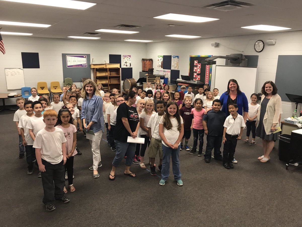 A huge shout out to these amazing K-1 Ts who ALL came to support tonight's music program! <a href="/JunctionUSD202/">Junction Elementary</a> <a href="/TUSD202/">Turner USD #202</a> #Turner202Strong