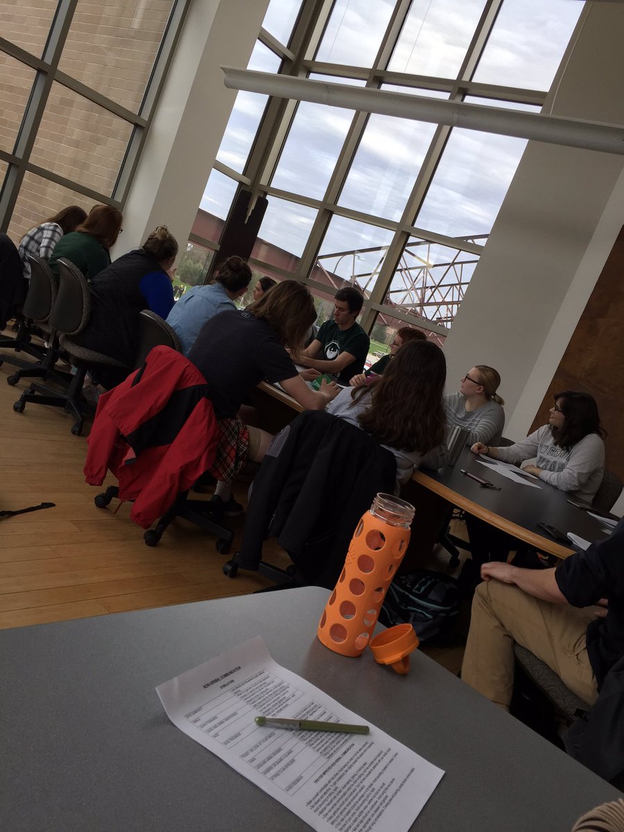 UWGB_ATEAM's tweet photo. The new team is undergoing facilitation training! https://t.co/1DO8SSfkbF