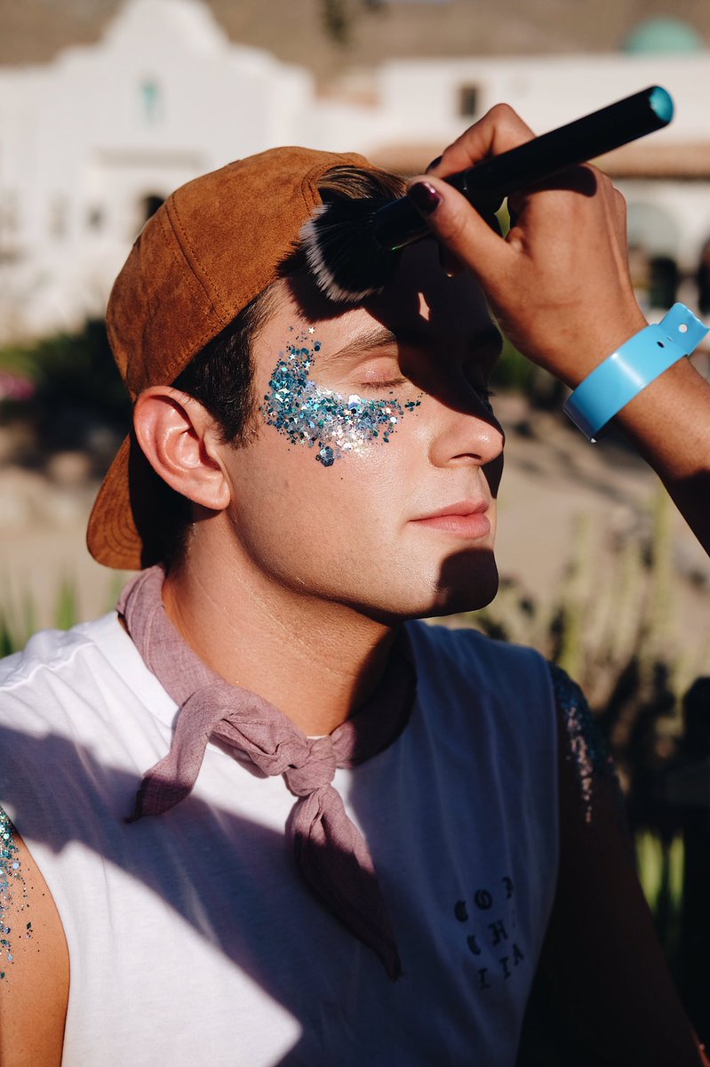 gopriv_'s tweet photo. SPOTTED: #beGlammed stealing the show at #GLAMchella πΈ #PLTxPaper https://t.co/gHxvFY707r
