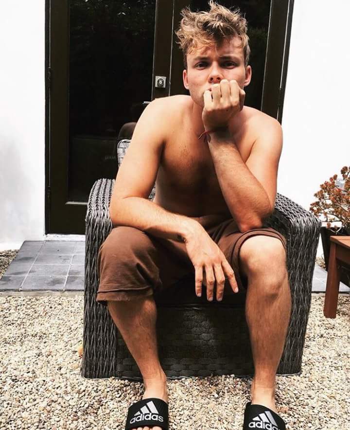 Turtle_Updates_'s tweet image. Holy mother of god 😍😍😍 -Em