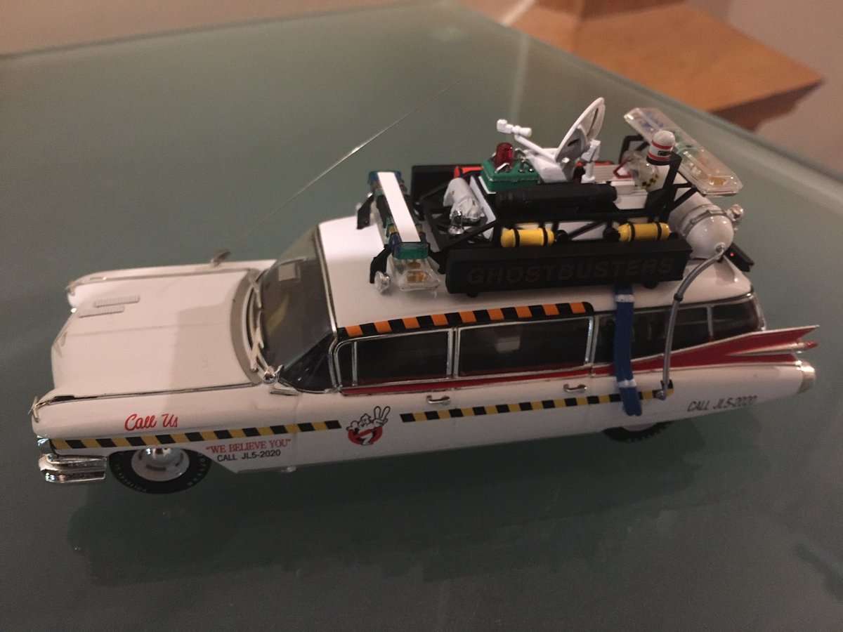 skruff's tweet photo. @kirkj I found this in Tokyo. It's no lego, but the details are pretty cool. https://t.co/W7whxftLFP