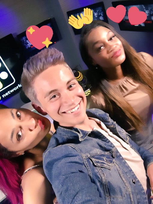 Watch Ollie Dreamer 🔜 PAX West's leaked NSFW photo on TwXstars