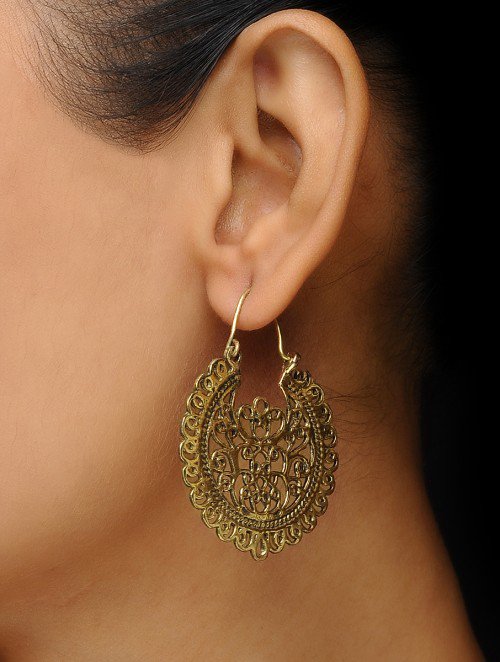 allthingssofeez's tweet photo. Here's a glimpse from the #brass #earrings collection at @jaypore. Check out the full range here - https://t.co/PkZ7x7LPtC #AllThingsSofeez https://t.co/R56Faz64tN