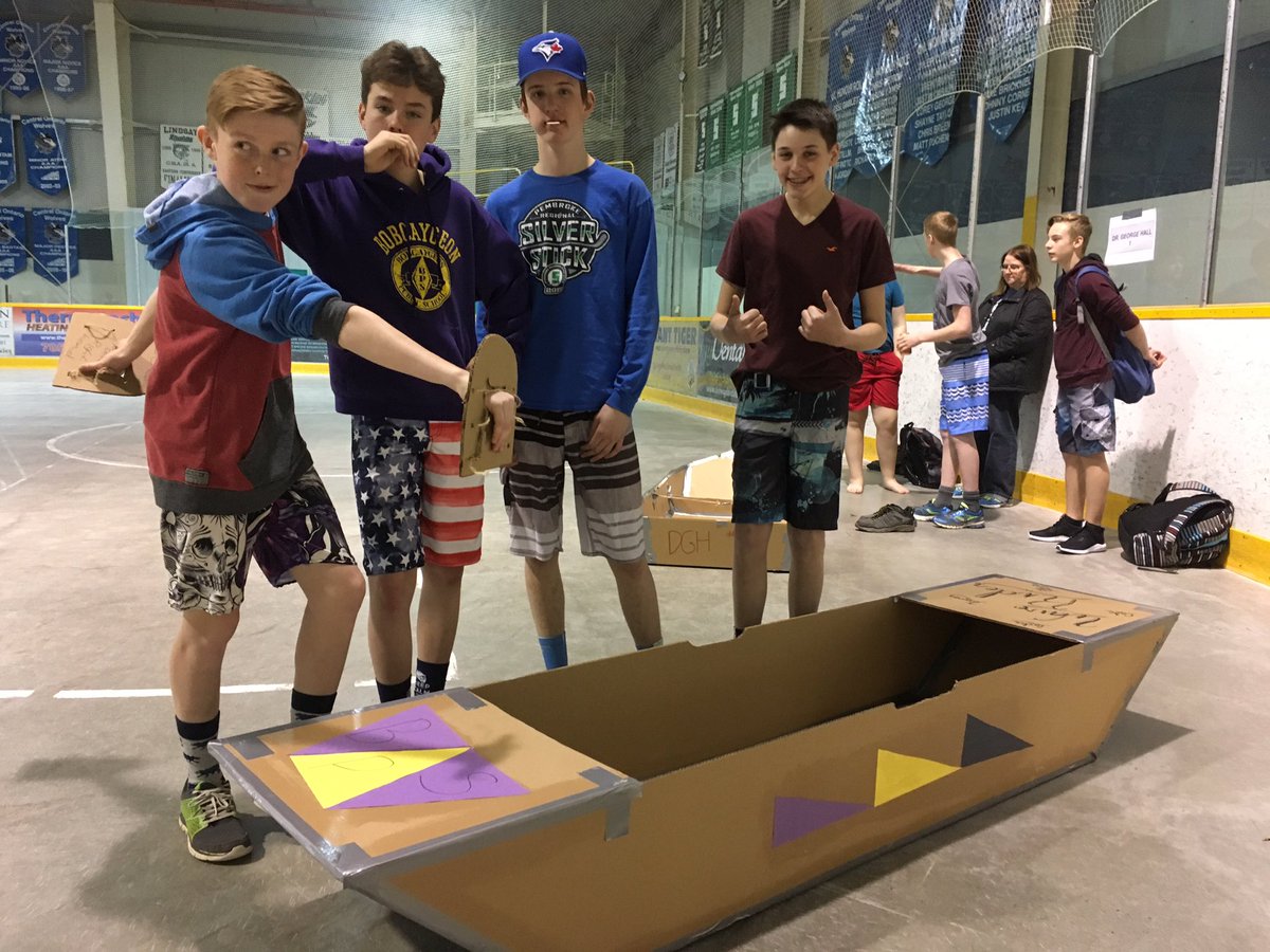 OGr8109ers's tweet photo. CKL Boat Races 2017! It's a close one....the Wave Runner did her best!! #Teamwork #LakerHistory https://t.co/mgVTXxIZRr