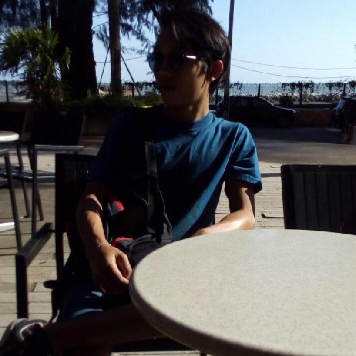 Come hangout with me on #BIGOLIVE web.live.bigo.sg/2130139976_149…