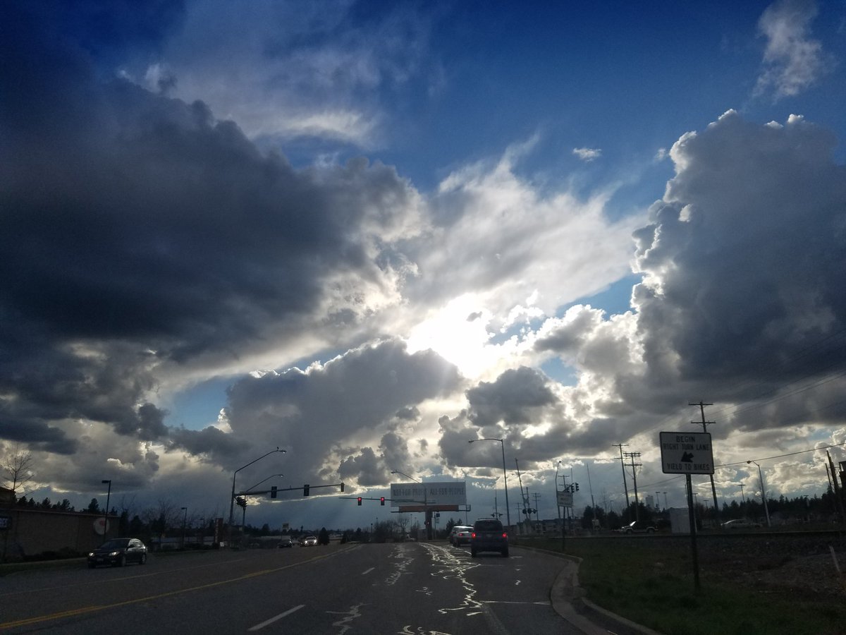 thenerdwife's tweet image. Prestorm. #spokaneweather #epicclouds