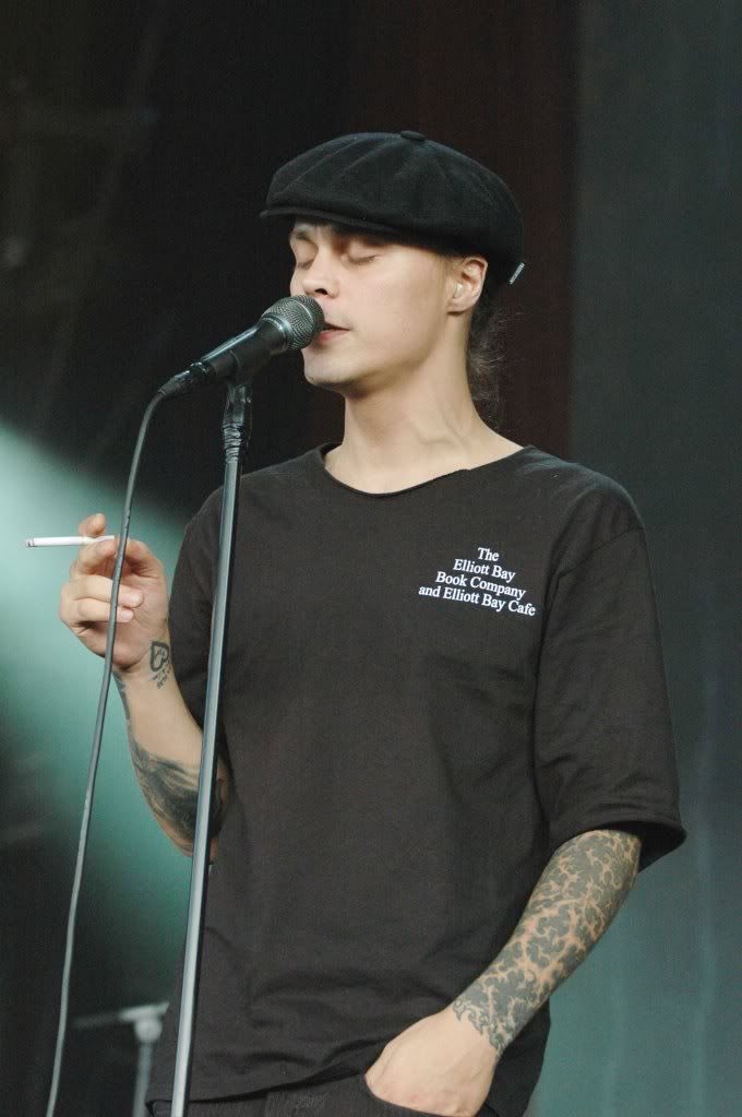 VampireHeart69's tweet photo. #VilleValo @TheHeartagram #HIM #ProjectRevolutionTour 2007 https://t.co/cavLOkcig7