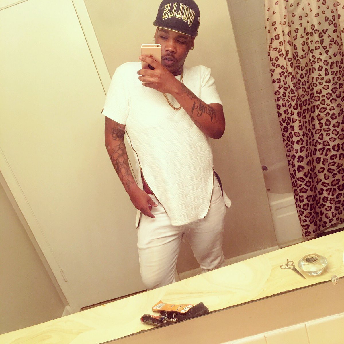 YosheMula's tweet photo. #gaytwitter https://t.co/yzVcxnTXVh