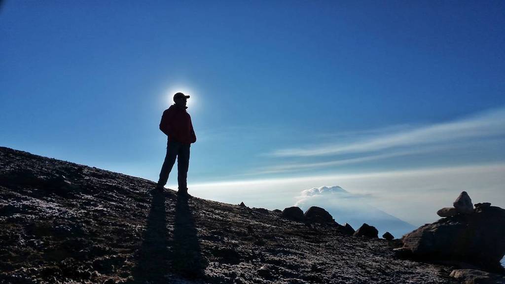 juango9889's tweet photo. Remember to explore.
#neverstopexploreing #TNFlife #volcan #volcano #naturelovers #naturephotography #instanature⦠https://t.co/WyrKOHNvh2 https://t.co/3XB3BaAH4f