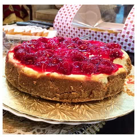 Strawberry Cheesecake Classic with me at #VVIP_Classy <a href="/DP_BISTRO/">DP BISTRO™</a> or #de_metro_bakery every Wed - Sat every week!!