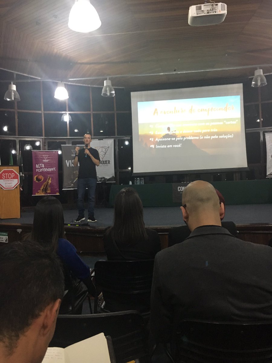 furacaocaveira's tweet photo. Hoje tive a honra de assistir palestras de @vitor_torres @deltanmd, Pati Bianco e Josef! Obrigado pelo tempo dedicado a nós! #conquerday https://t.co/B23h02D0oR