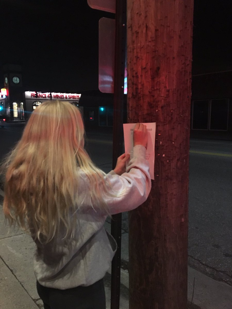 usahomelessness's tweet photo. I've been hanging up some flyers around my neighborhood to raise awareness about homelessness!! #endhomlessness #ehspassionproject https://t.co/92NmcCAfKf