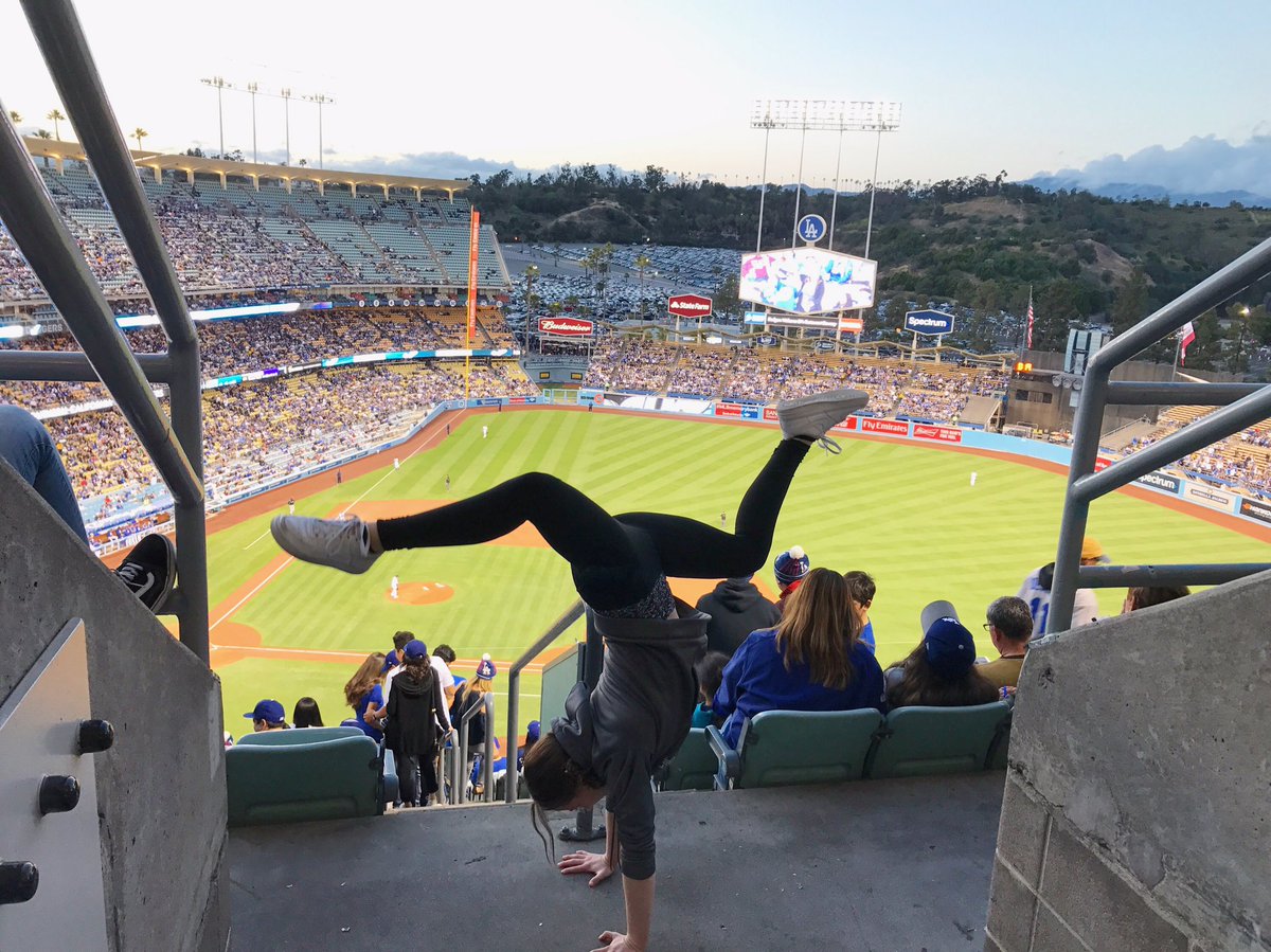 _jennifer_lowe_'s tweet photo. Gymnasts at Dodger games ⚾️@Dodgers #dodgers #MLBmemorybank #familyfun #handstands #gymnasts #paramountelite https://t.co/jiYUu2ld7k