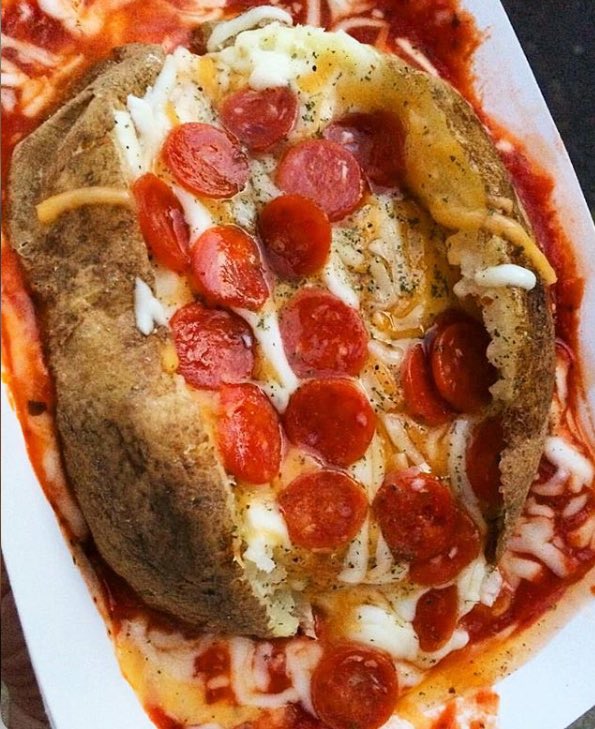 ItsFoodPics's tweet image. Pizza Baked Potato