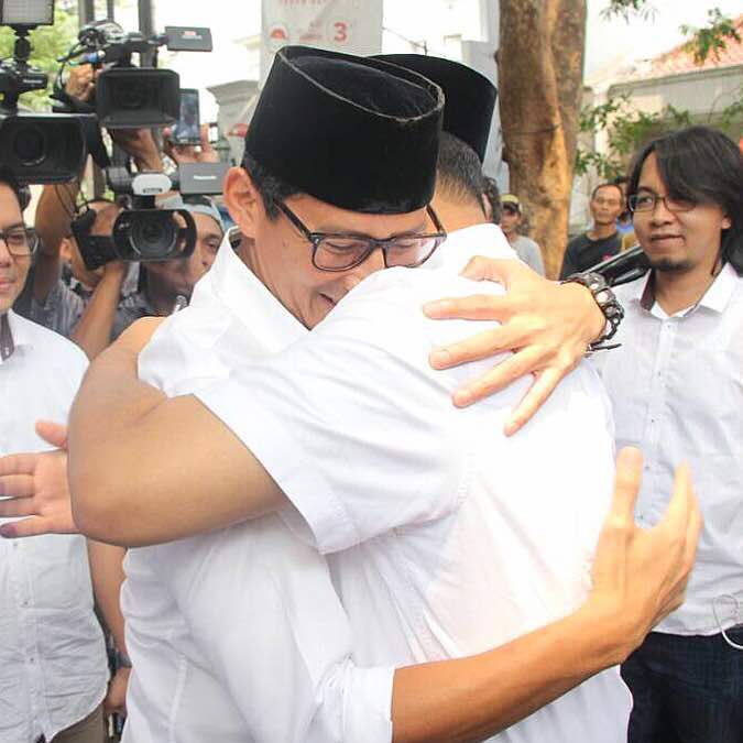 sandiuno's tweet photo. Bismillah utk semuanya. Terima kasih utk seluruh pendukung, relawan, simpatisan &amp; tim yg sdh bekerja keras slm 18 bln.
#SalamBersama #OKOCE https://t.co/j8taQQ0GBG