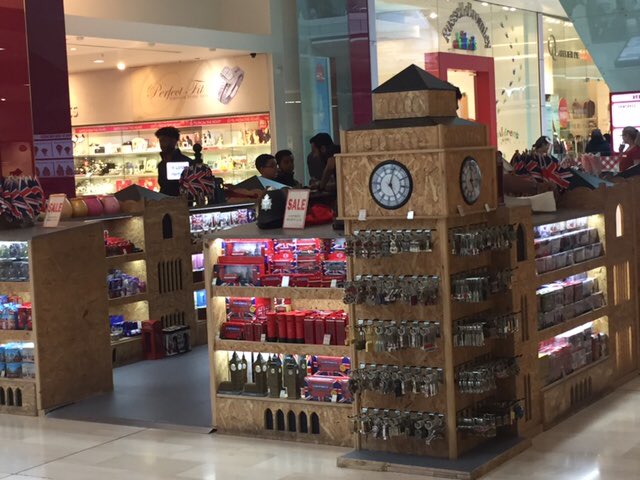 Sterling_OSB's tweet photo. More OSB inspiration: Being used here for shop shelving & displays in @westfieldlondon #shopinteriors #OSB https://t.co/YuFfgDYjZP
